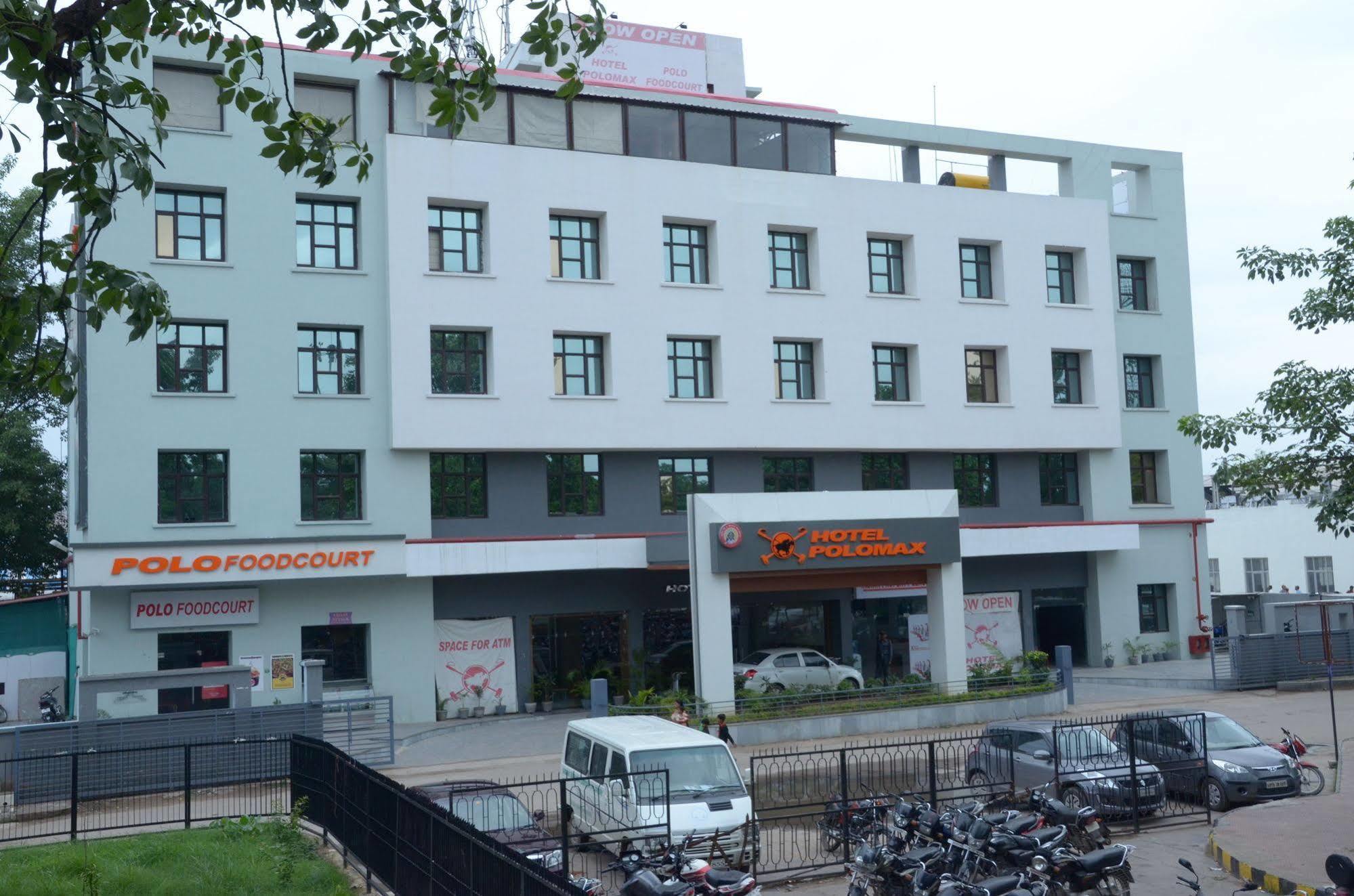 Max Hotels Allāhābād Junction Eksteriør bilde